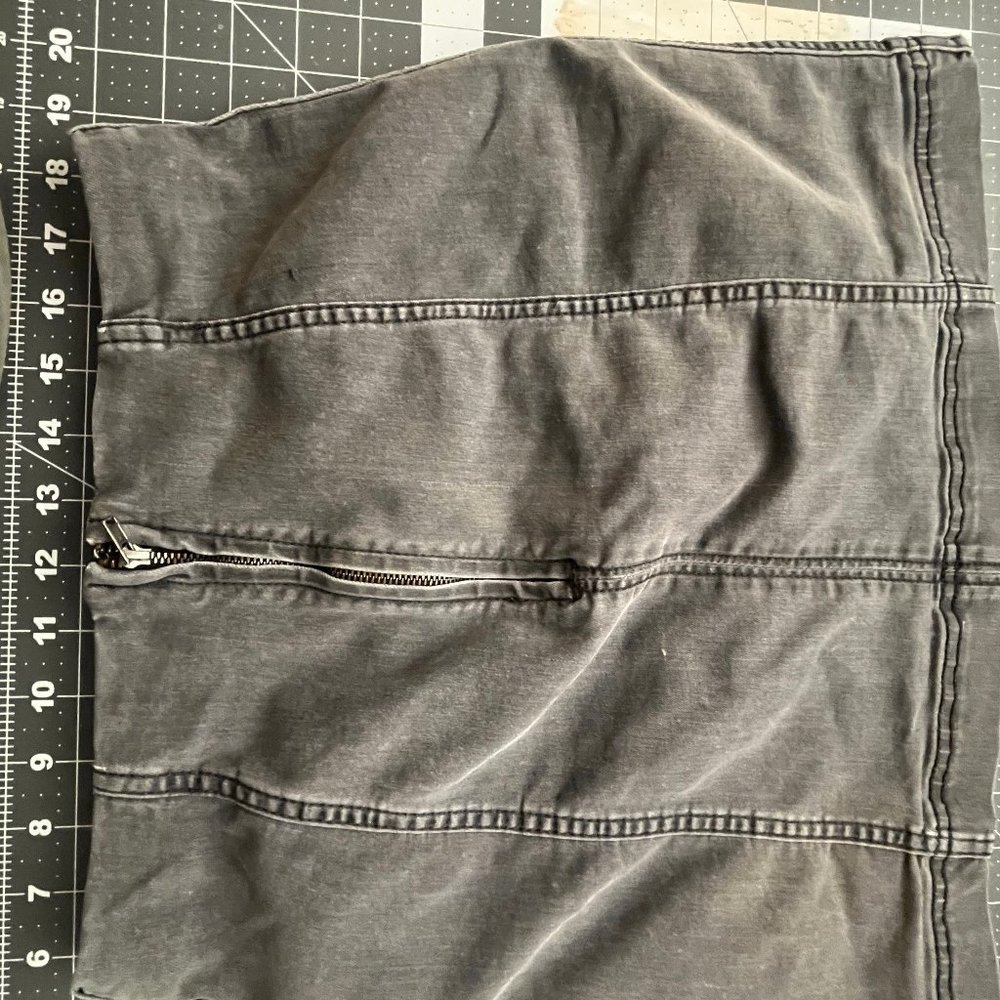 Free People Two-Tone Black/Gray Skirt, Size 4